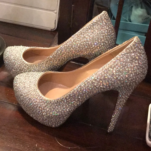 Custom crystal shoes-stunning!💍💋👠💄🍓 - Picture 2 of 7